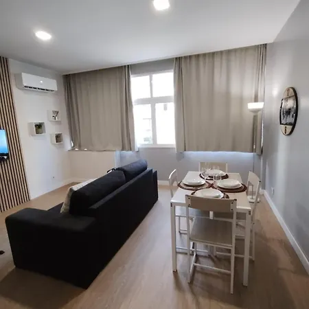 A 50 Metros Da Com Piscina E Estacionamento 公寓