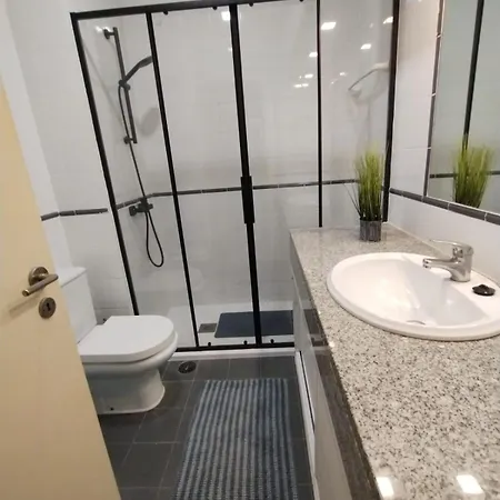 A 50 Metros Da Com Piscina E Estacionamento 公寓 *