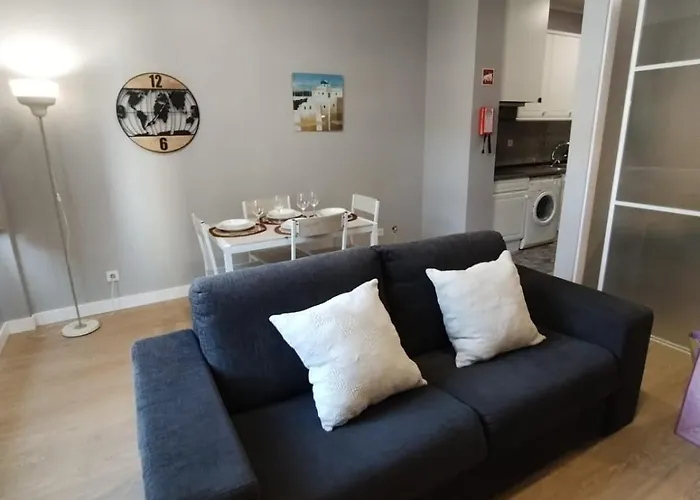 A 50 Metros Da Com Piscina E Estacionamento 公寓 波尔蒂芒