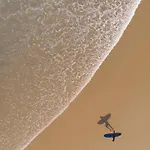 A 50 Metros Da Com Piscina E Estacionamento *