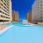 A 50 Metros Da Com Piscina E Estacionamento Daire *
