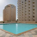 A 50 Metros Da Com Piscina E Estacionamento Daire Portimão