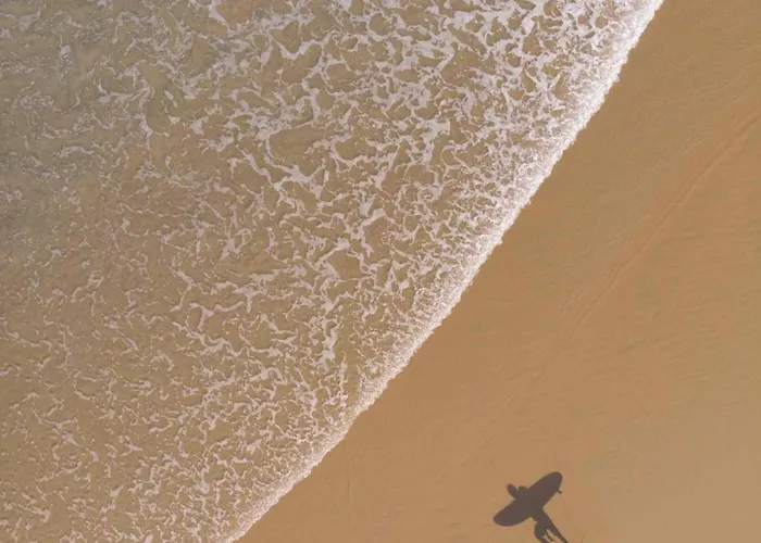 A 50 Metros Da Com Piscina E Estacionamento *